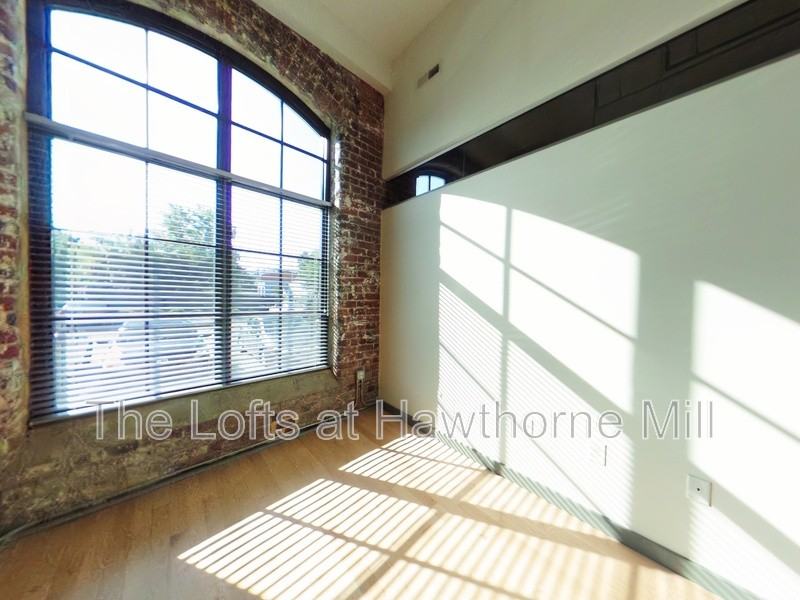 1101 Hawthorne Ln #107 - Photo 6 of 12