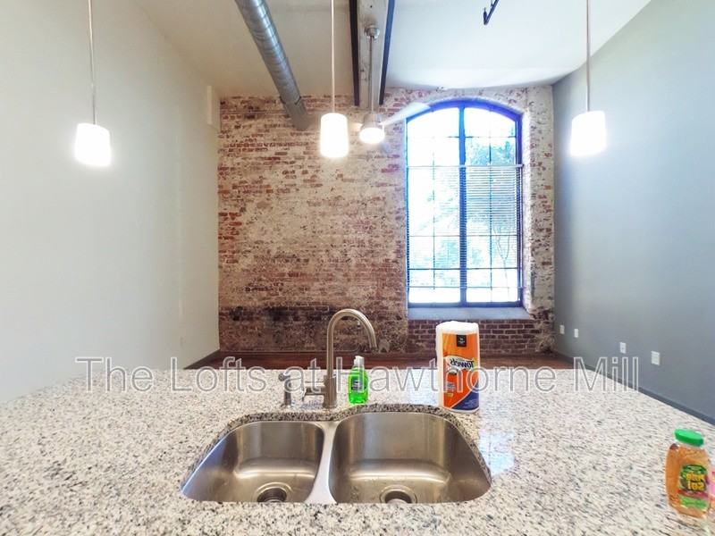 1101 Hawthorne Ln #130 - Photo 3 of 7