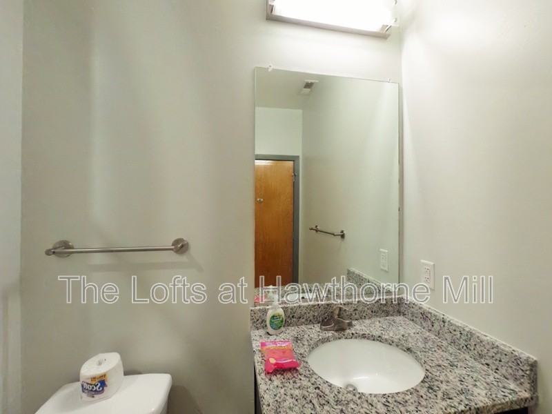 1101 Hawthorne Ln #130 - Photo 6 of 7