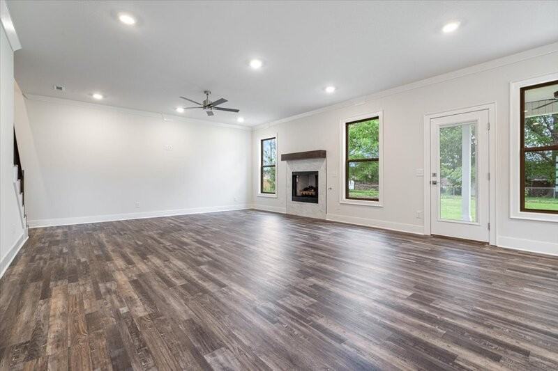 1705 S 23rd Pl - Photo 3 of 20