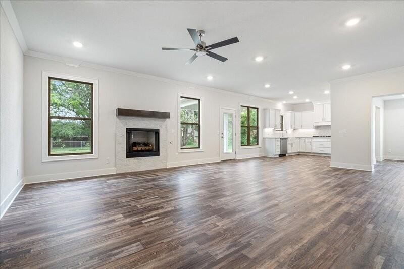 1705 S 23rd Pl - Photo 4 of 20