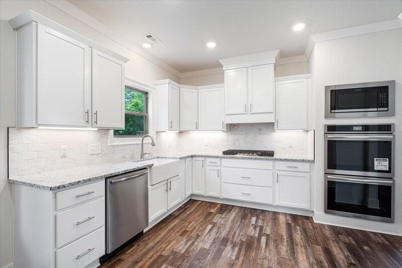 1705 S 23rd Pl - Photo 6 of 20