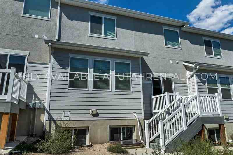 4081 W Harmony Dr - Photo 4 of 19