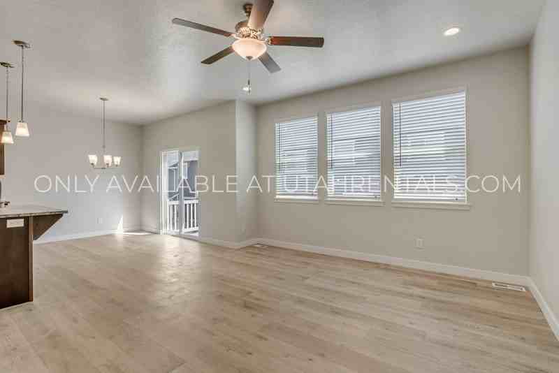 4081 W Harmony Dr - Photo 7 of 19