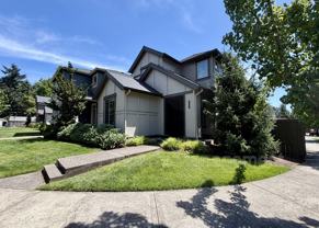 822 Se Bacarra St - Photo 1 of 1
