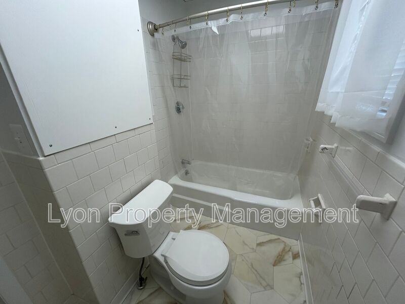 234 East St #1R - Photo 5 of 7