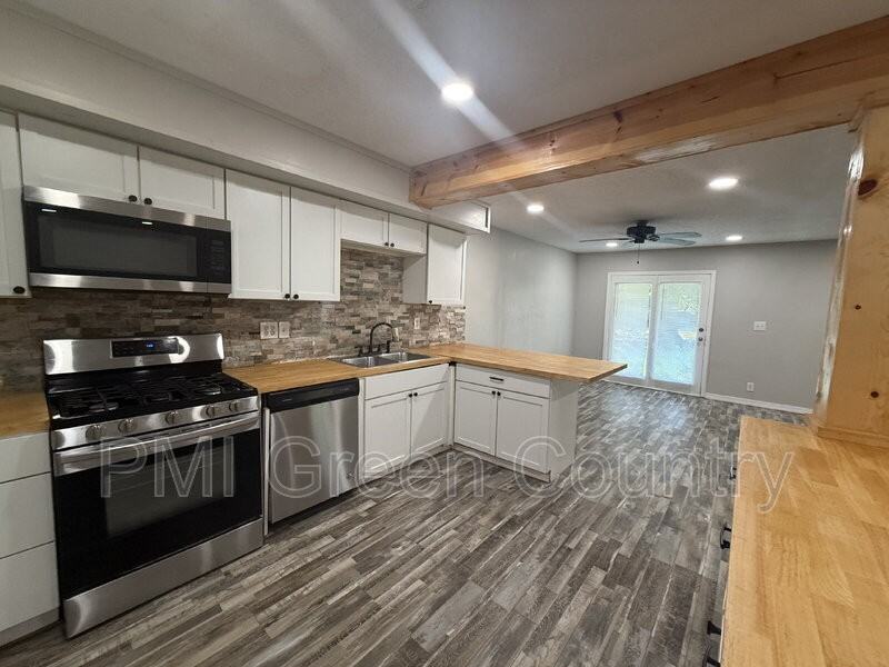 3425 S 114th East Ave - Photo 6 of 19