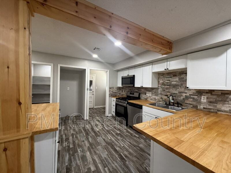 3425 S 114th East Ave - Photo 7 of 19