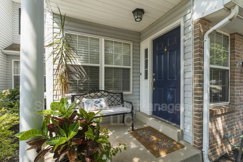 2028 Greenes Way Cir - Photo 3 of 26