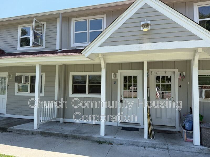 169 Conanicus Ave #3 - Photo 2 of 10