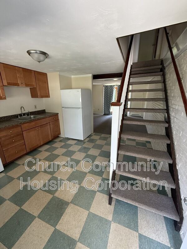 169 Conanicus Ave #3 - Photo 3 of 10