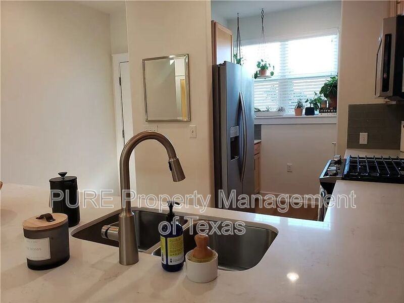 6800 Menchaca Rd #4 - Photo 3 of 24