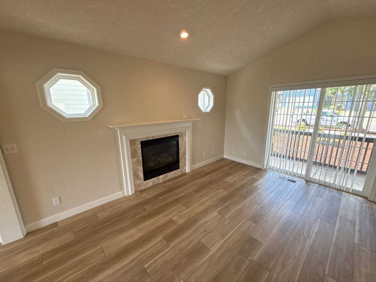 5512 Murray St Se - Photo 3 of 10