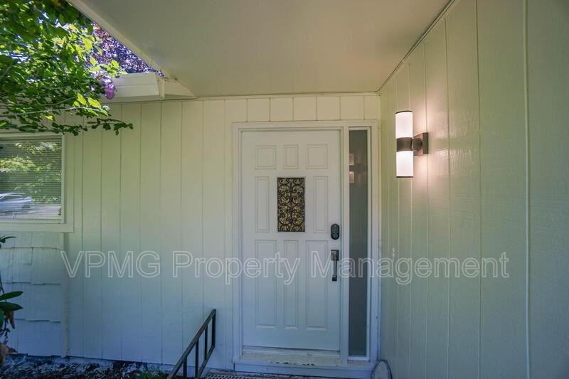 19419 Ne 11th St - Photo 5 of 43