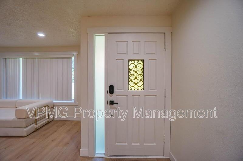 19419 Ne 11th St - Photo 7 of 43