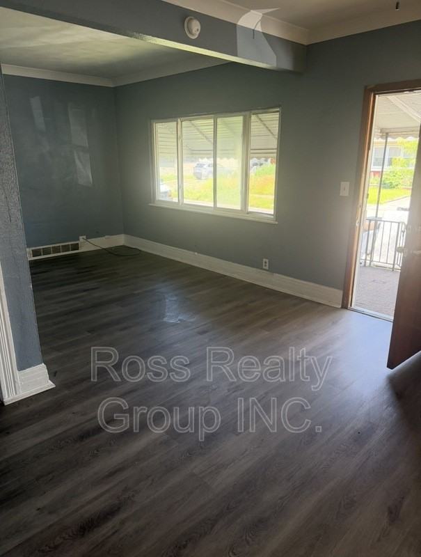 824 Mason St - Photo 7 of 7