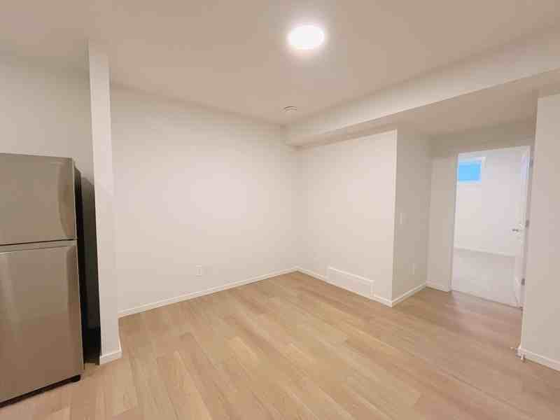 3403 169 St Sw - Photo 4 of 10