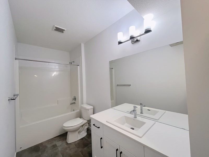 3403 169 St Sw - Photo 6 of 10