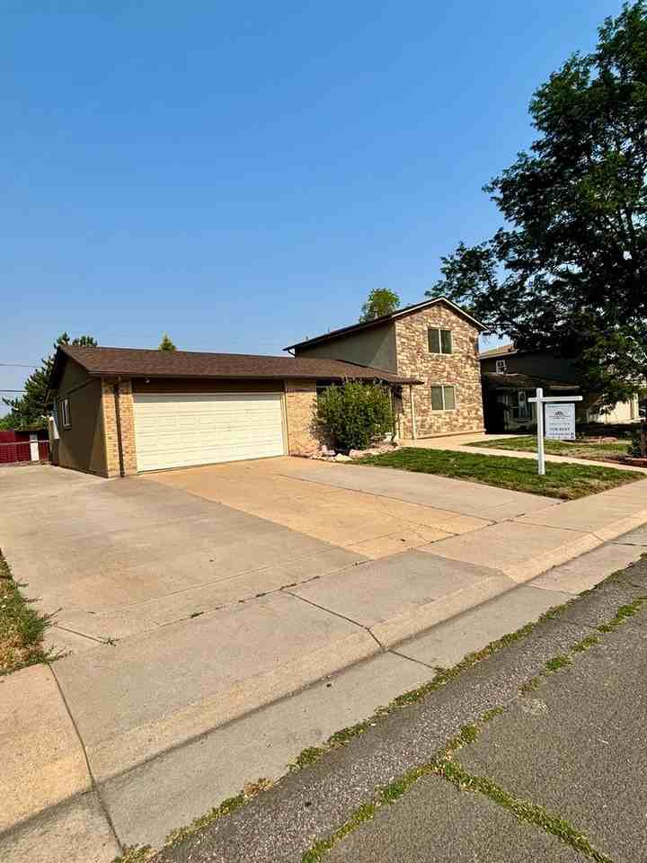 7461 Webster St - Photo 2 of 29
