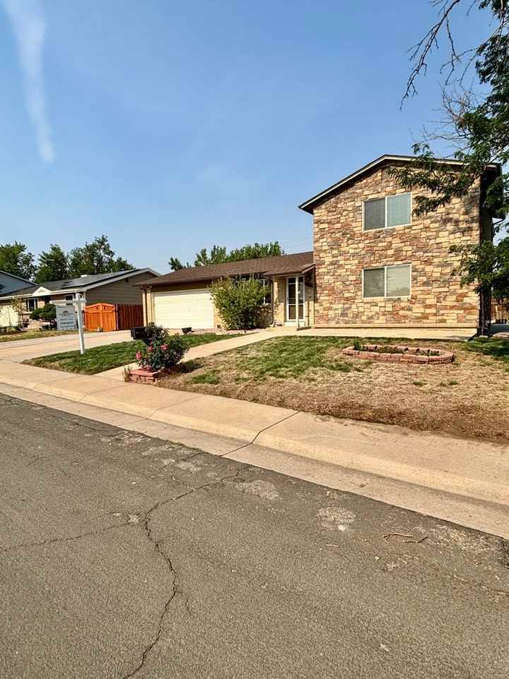 7461 Webster St - Photo 3 of 29