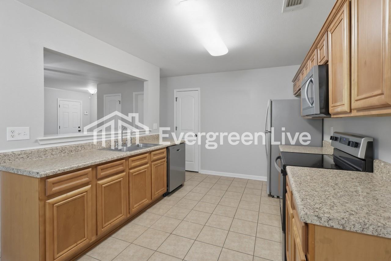 13996 Pine Glen Cv - Photo 5 of 15