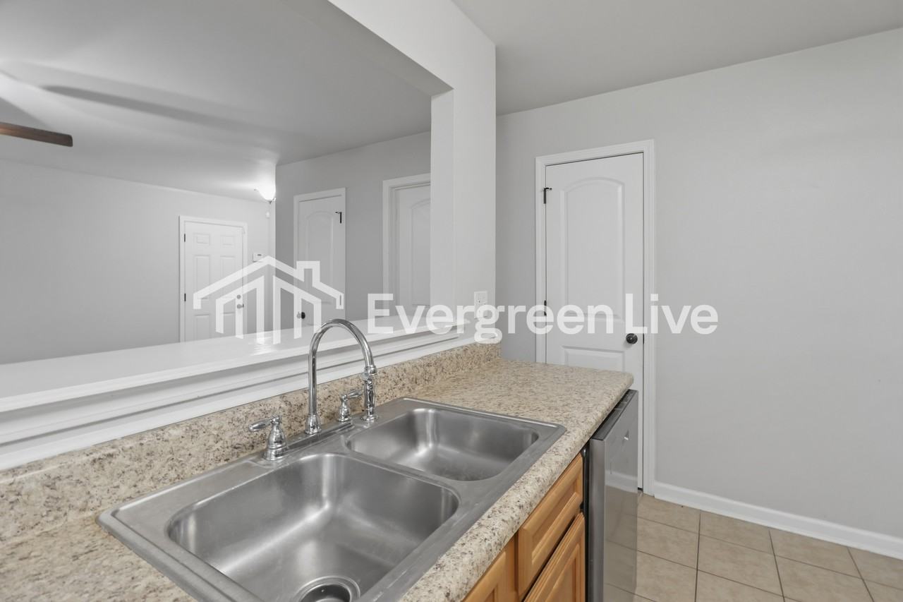 13996 Pine Glen Cv - Photo 6 of 15