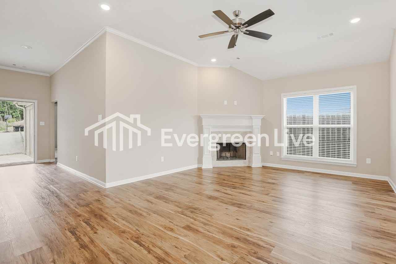 5391 Heritage Valley Dr - Photo 3 of 15