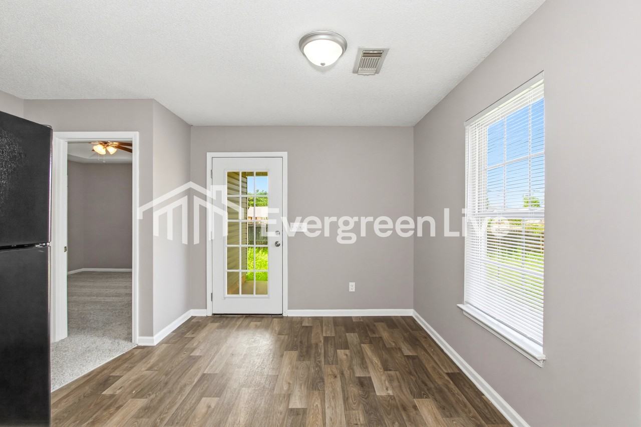 15988 Stone Ridge Cir - Photo 5 of 15