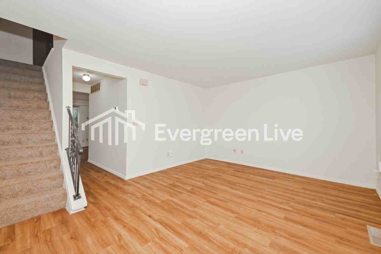 8067 Mount Aetna St - Photo 3 of 15
