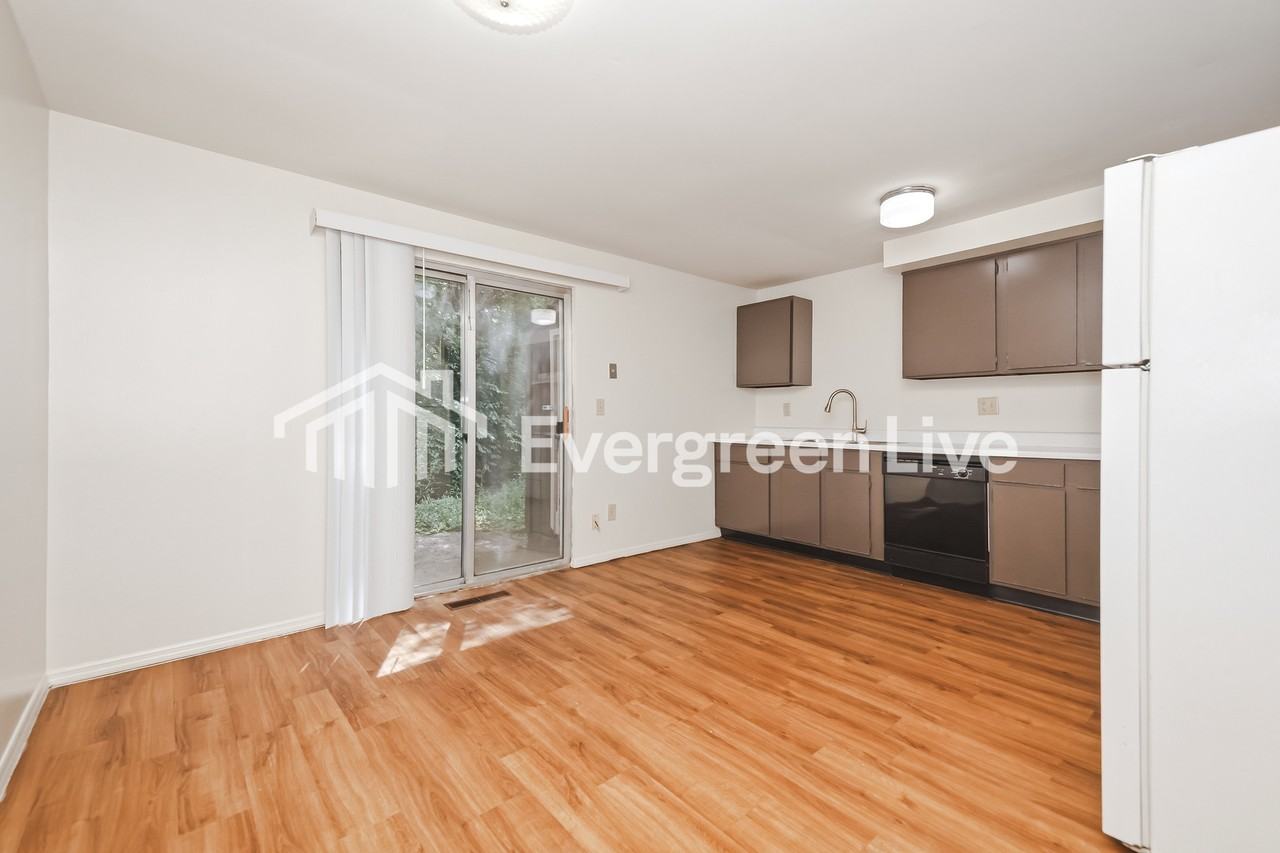 8067 Mount Aetna St - Photo 6 of 15