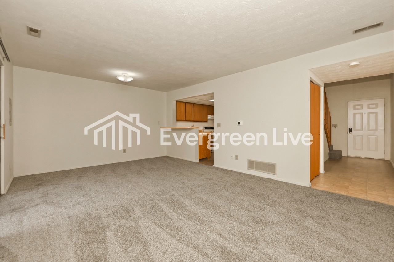 6540 Rolling Glen Dr - Photo 4 of 15