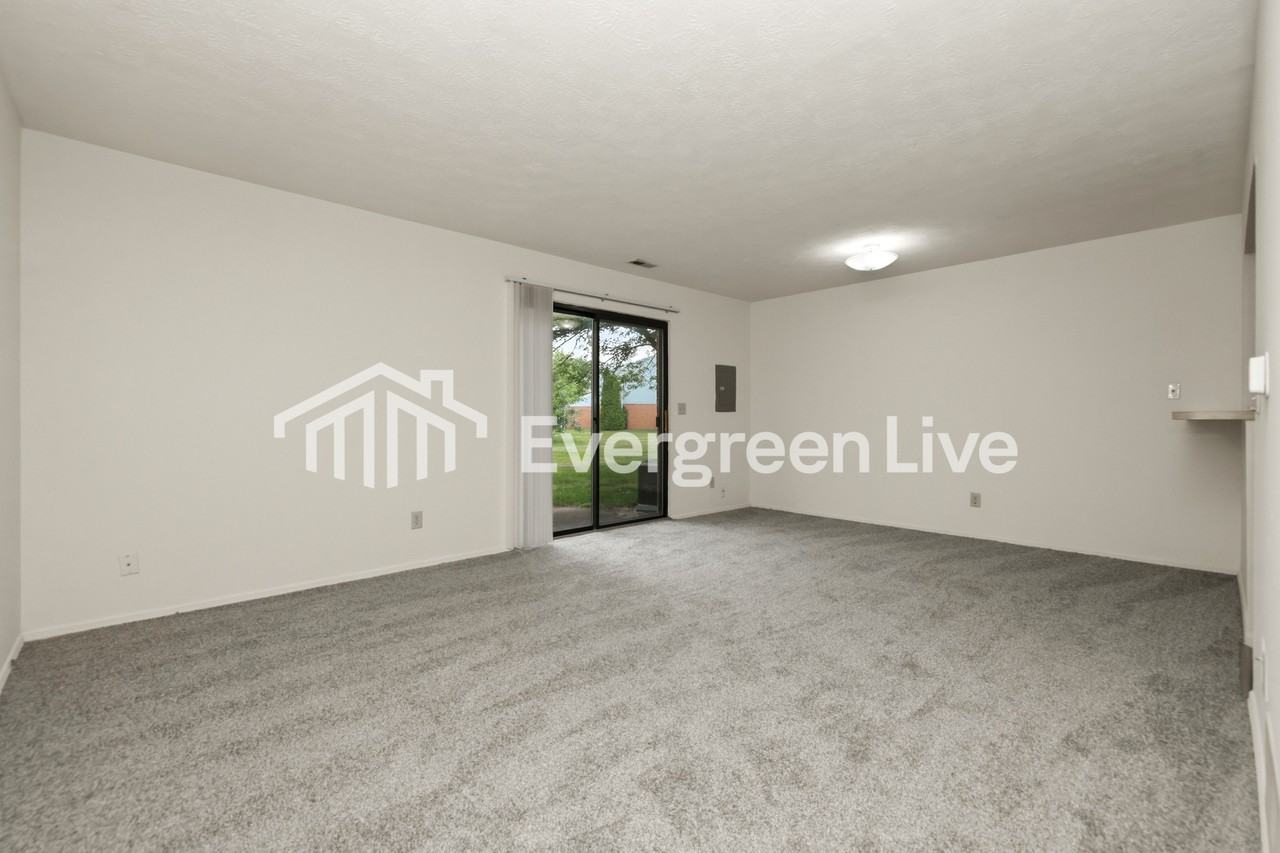 6540 Rolling Glen Dr - Photo 5 of 15