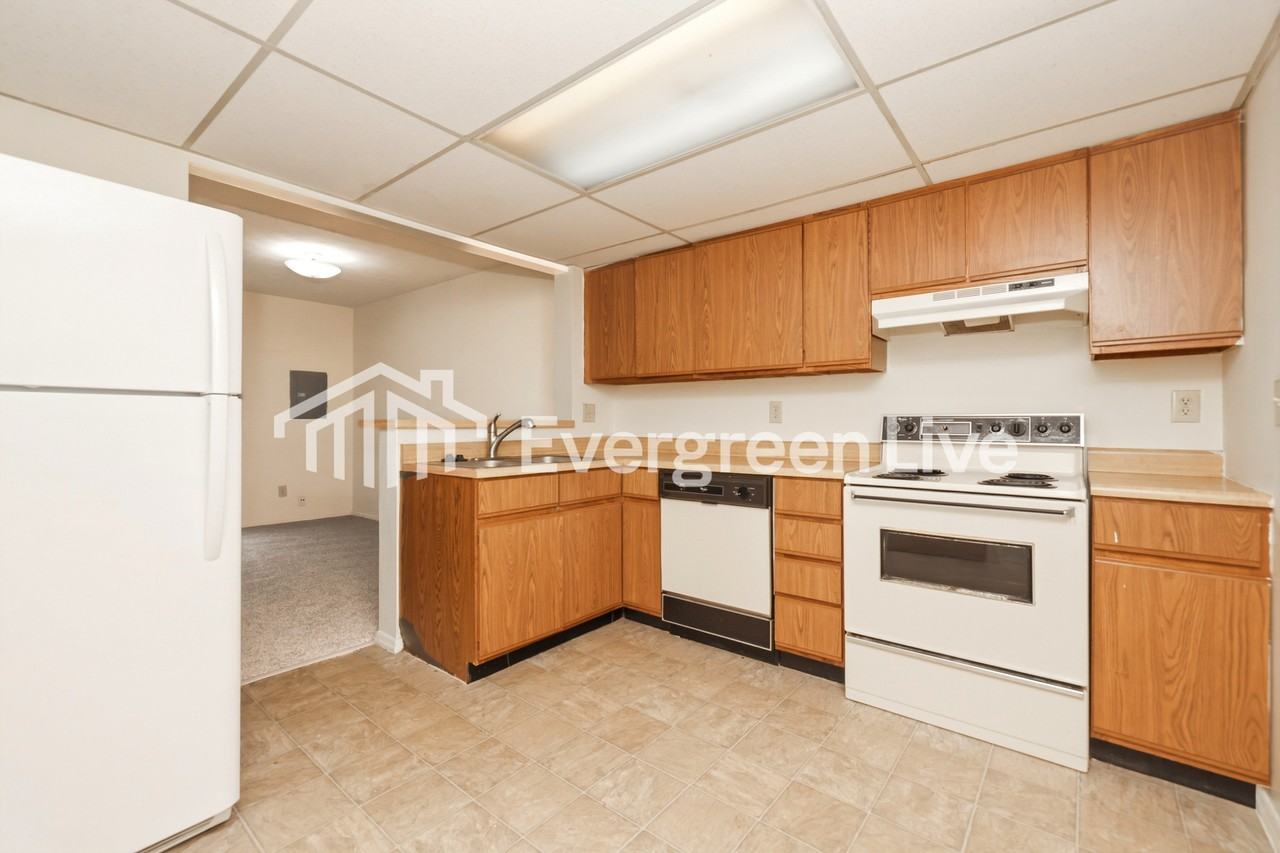 6540 Rolling Glen Dr - Photo 7 of 15