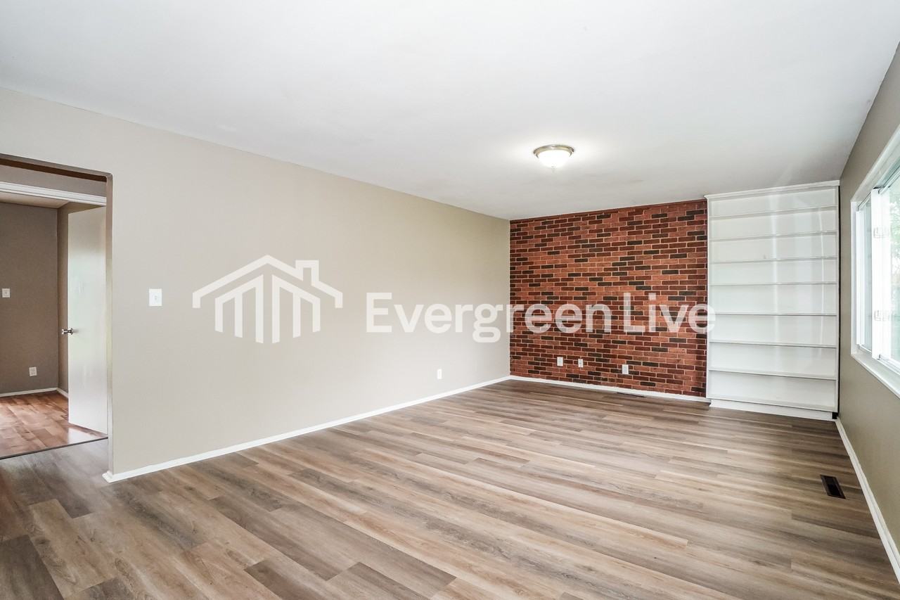 4420 Allen Dr - Photo 3 of 15