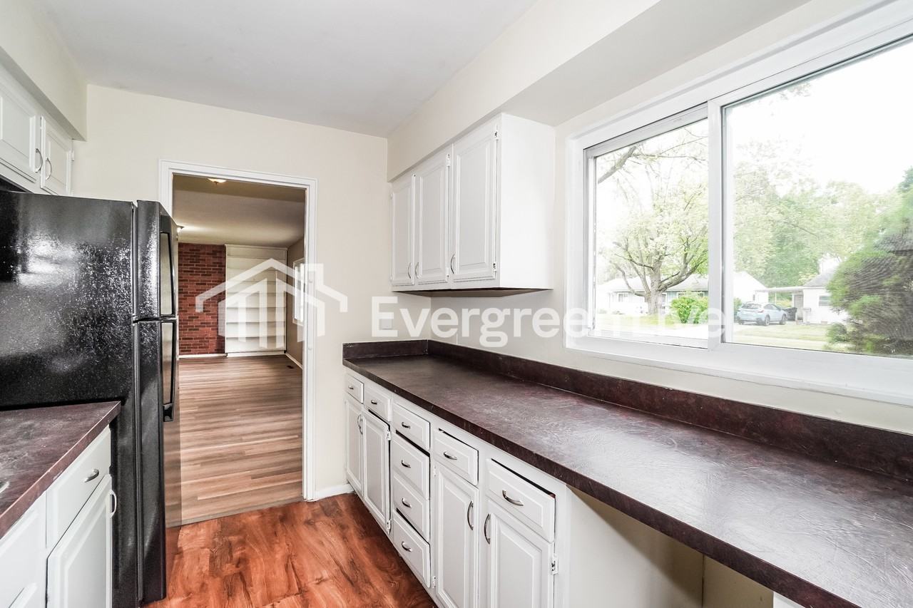 4420 Allen Dr - Photo 6 of 15