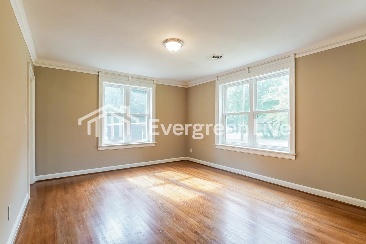 2732 Ashley Ave - Photo 6 of 15