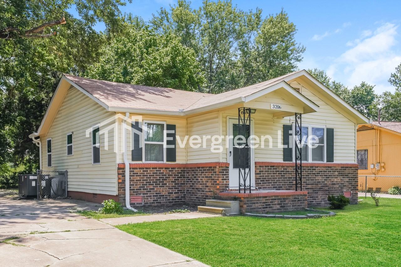 3206 Delicado Dr Nw - Photo 2 of 15