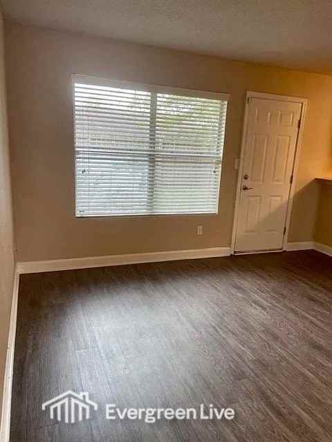648 Carrier Dr - Photo 4 of 34