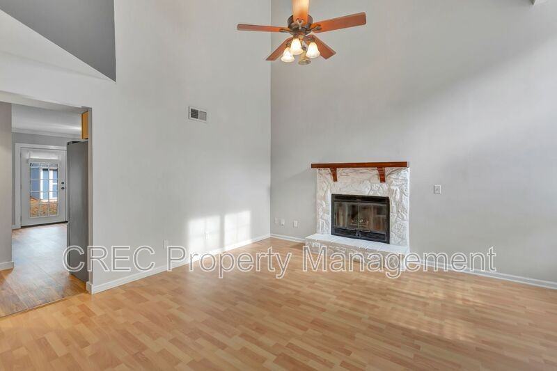 1411 Oaklanding Rd - Photo 3 of 23