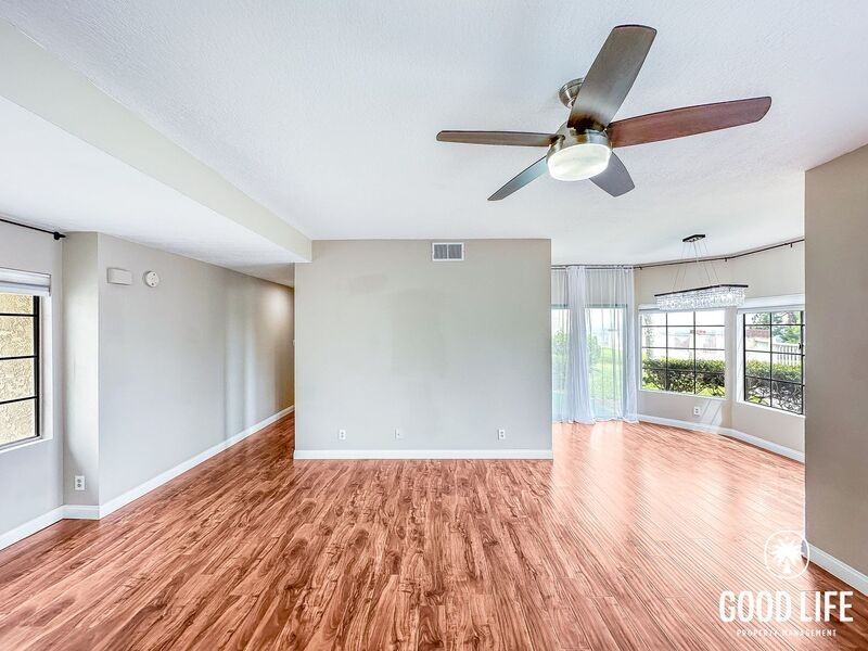 5691 E Stetson Ct - Photo 4 of 34