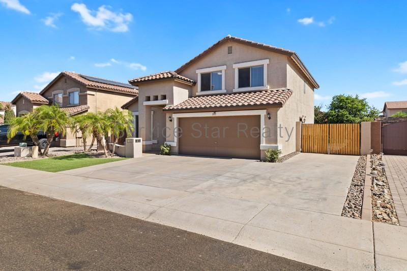 15957 W Cottonwood St - Photo 2 of 26