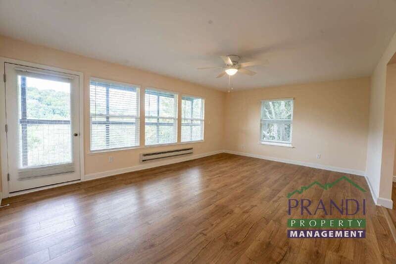109A Live Oak Ave - Photo 2 of 12