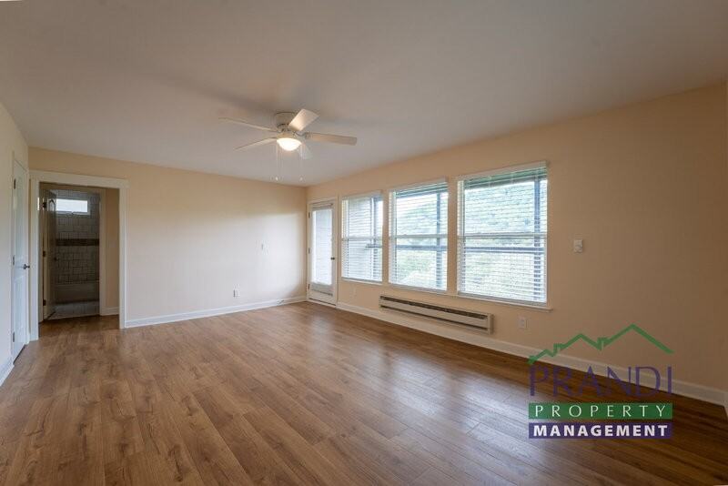 109A Live Oak Ave - Photo 3 of 12