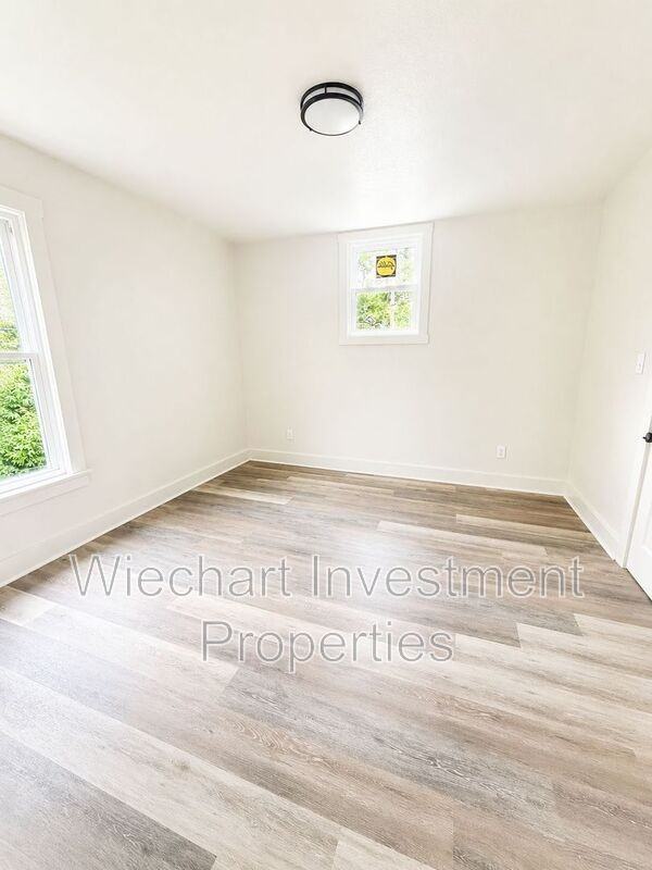 514 N Shore Dr - Photo 5 of 10