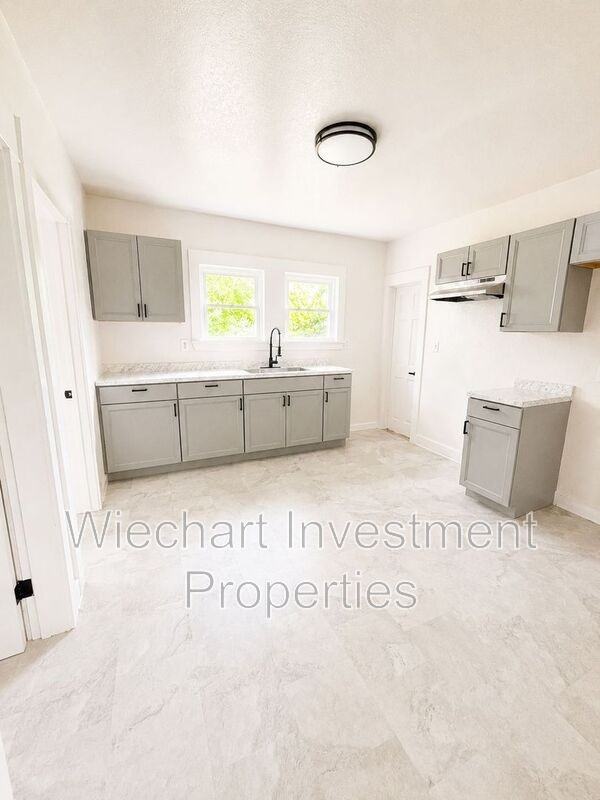 514 N Shore Dr - Photo 7 of 10