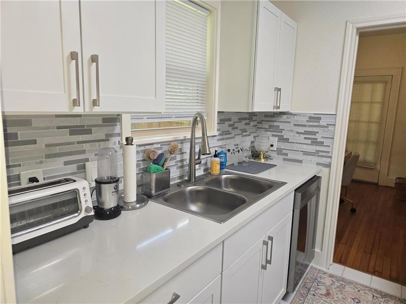 1701 Forest Trl - Photo 3 of 20