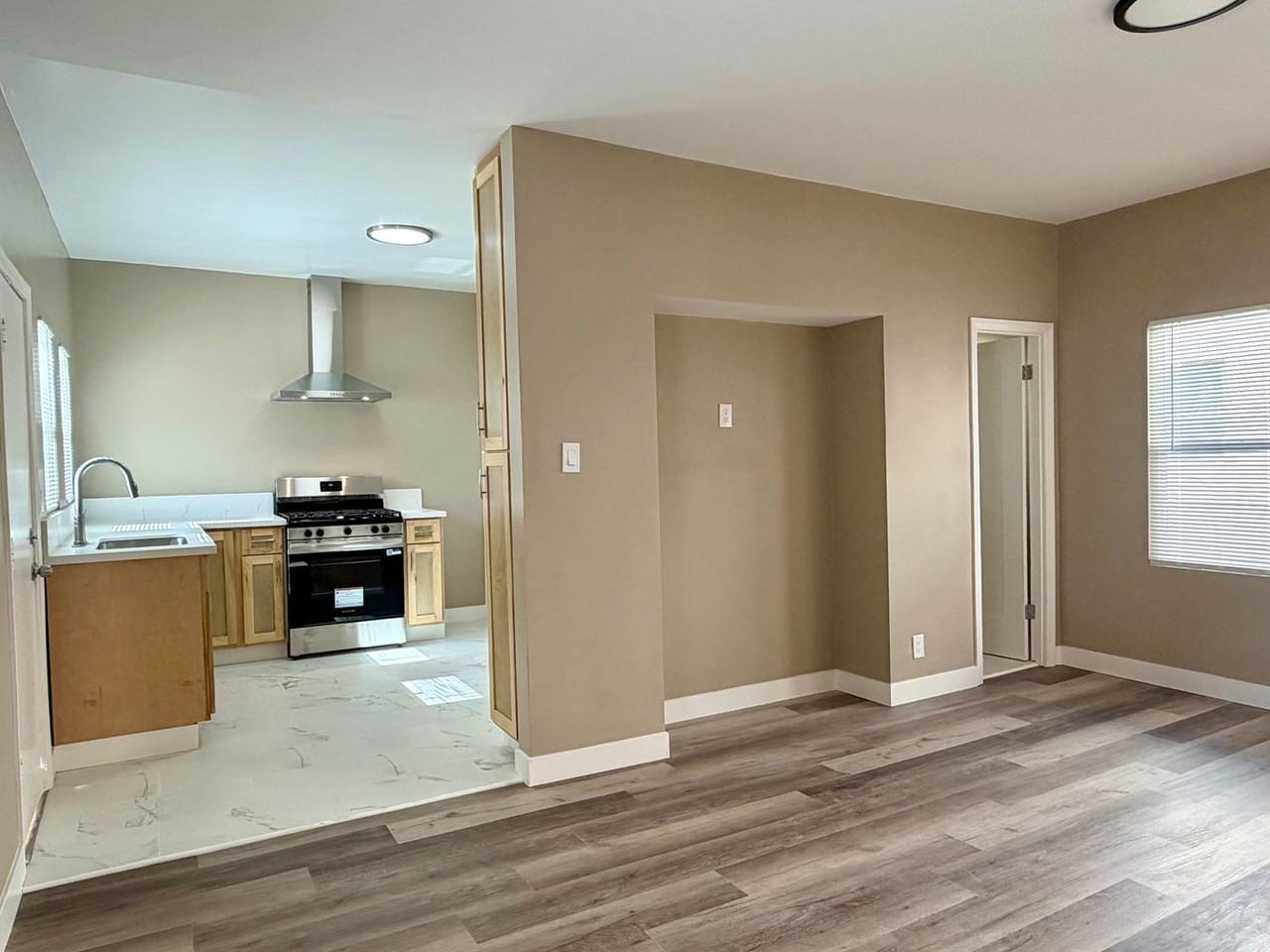 324 W Opp St - Photo 6 of 8