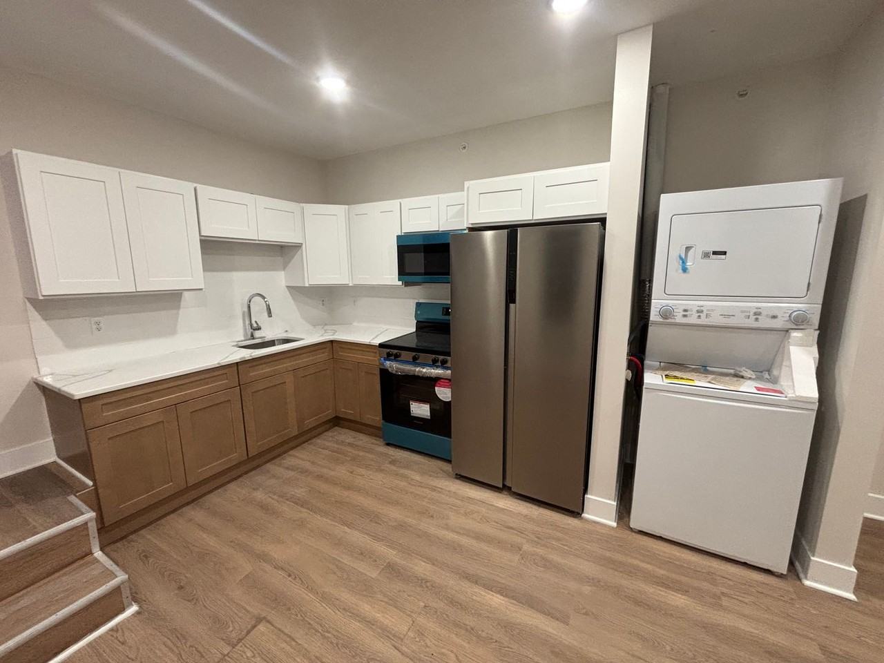 1035 W Hamilton St - Photo 3 of 10