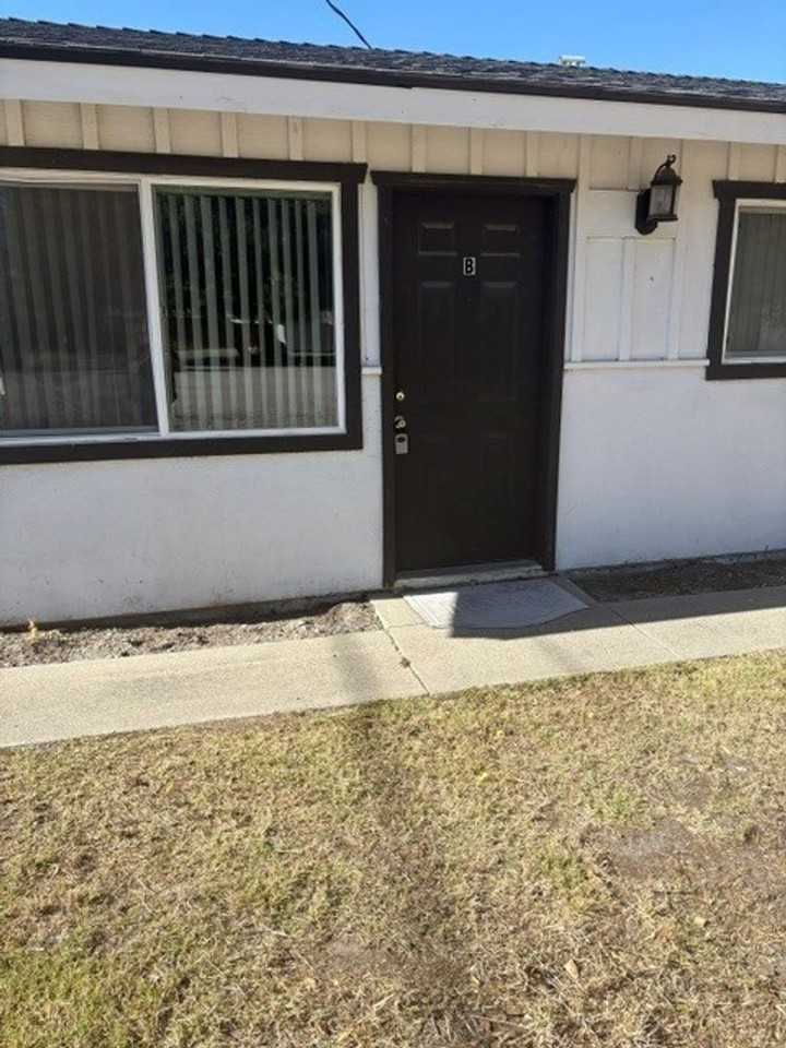 110 Centennial St - Photo 2 of 9