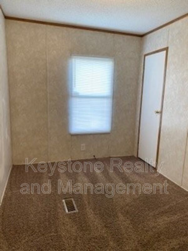 726 Trevor Lane - Photo 3 of 9